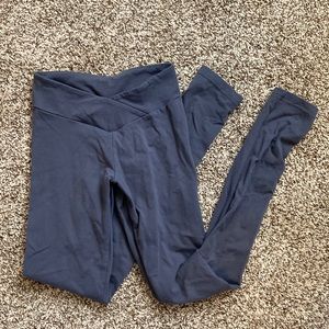 Celestial Bodiez v cut low rise scrunch butt leggings size small
